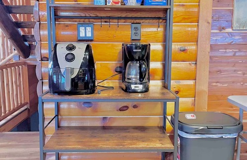 Bladensburg Cabin | On The Knob - Mohican Cabin Retreat