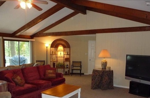 Lake Oconee Cottage | On the Lake and In the Woods