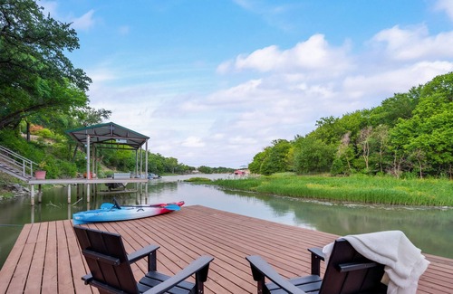 White Settlement House | On the Lake!!! Lakeside Cliff offers elegance with tons of space inside and out.