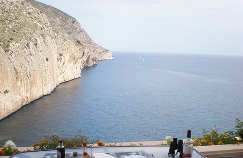 Pueblo Mascarat Apartment | ON THE MEDITERRANEAN SEA. ONE BEDROOM, SPECTACULAR VIEWS.
