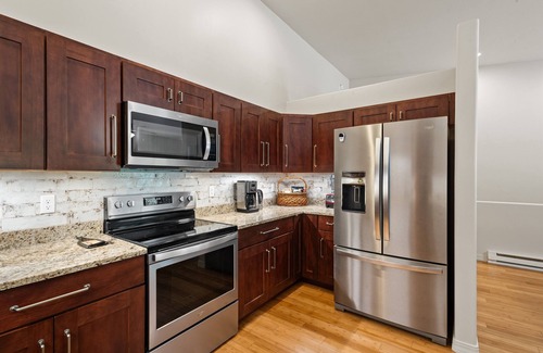 Ouray House | On the River in Ouray | 3BR Townhome with Breathtaking Mountain Views- Sleeps 6