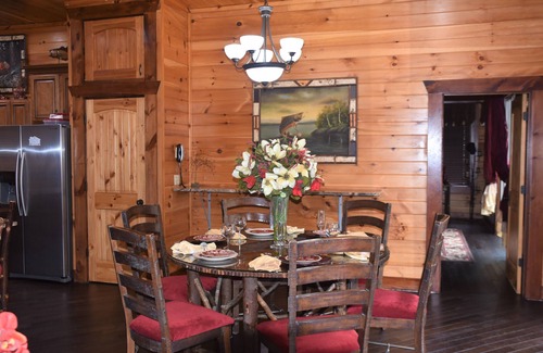 Sevierville Cabin | ✨On the River, Play in Tunnels or Relax in the Swim Spa✨
