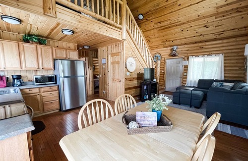 South Fork Cabin | On the river! Private patio. 2 large yards. Dog friendly. Book now for summer!