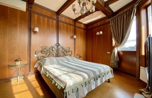 Lesniki Villa | On The River