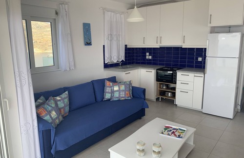 Karystos Apartment | "On the Rocks" - Cycladic beachfront apartment with spectacular views