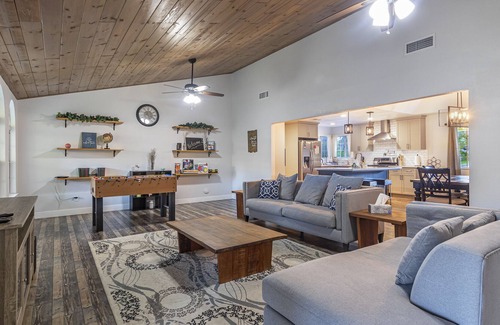 Yosemite Lakes House | On the Rocks w/ BBQ Yosemite BassLake