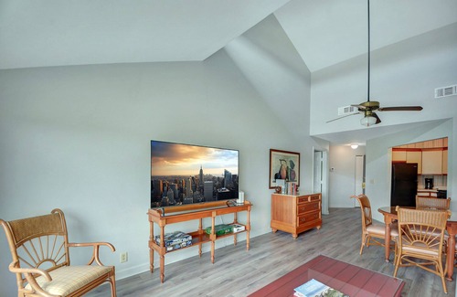 St. Simons Island Condo | On the Sea Palms Golf Course. 18th Hole, Fairway and Lagoon frontage