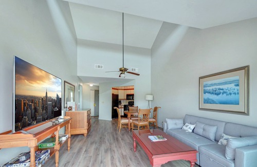 St. Simons Island Condo | On the Sea Palms Golf Course. 18th Hole, Fairway and Lagoon frontage