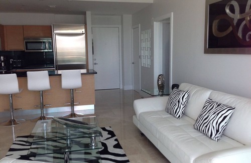 Brickell Apartment | On the Top of The World at Brickell