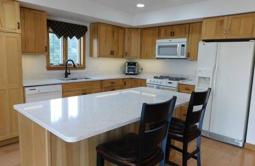 Naples House | On the water, 35' DOCK SPACE! CENTER OF NAPLES! Access to Sebago and Long Lakes