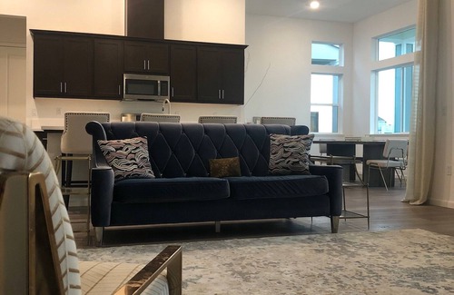 Bethel Island House | On the water! Beautiful 3 bedroom Bethel Island house- single story