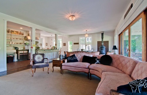 Pennington Bend House | ON THE WATER! CLOSE TO CITY! GIRLS WEEKEND OR FAM. VERY PRIVATE!nRIVER VIEWS!n