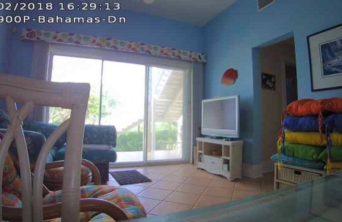 Marsh Harbour Apartment | On the Water-Gated Community-Private Boat Slip/L-In Town,2 Blocks From Resturant