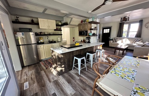 Sheboygan Falls House | On the Water in Sheboygan River Overlook