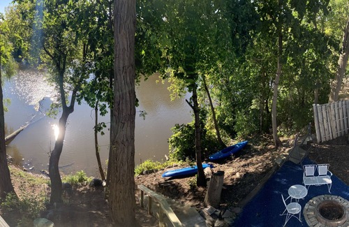 Sheboygan Falls House | On the Water in Sheboygan River Overlook