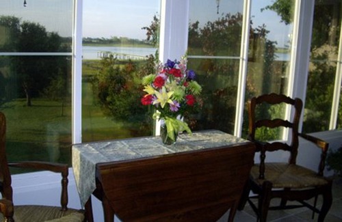 Hampstead Bed & Breakfast | On the waterway, free kayaking! he