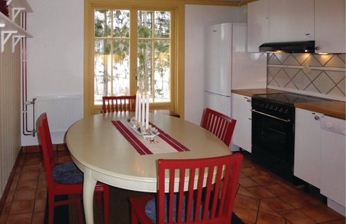 Gnesta House | On this estate you live in a wing, the owner lives in the main part of the house.