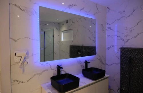 Lekki Phase 1 Apartment | ONA APARTMENT.n Elegance in warm embrace with luxury, your comfort our pleasure