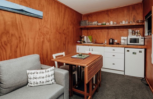 Onaero Cottage | Onaero s Quaint Little Cottages