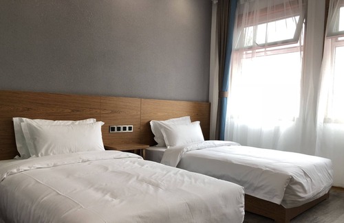 Luoyang Hotel | Once Artistic Inn