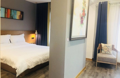 Luoyang Hotel | Once Artistic Inn
