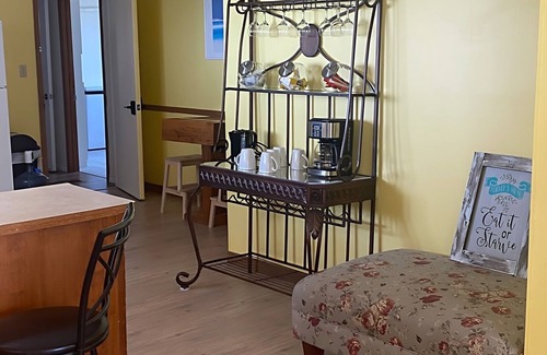 Kingsville Cottage | Once crowds subside, Pelee Migration comes alive!