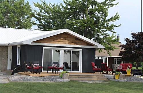 Kingsville Cottage | Once crowds subside, Pelee Migration comes alive!