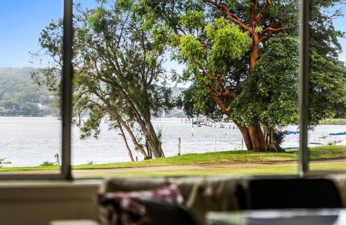 Woy Woy Cottage | Ondina Cottage Serene Waterfront Haven with Jetty