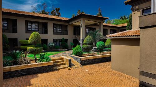 Ekurhuleni House | Ondjo Yetu