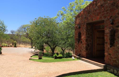 Okaukuejo Cabin | Onduri Lodge