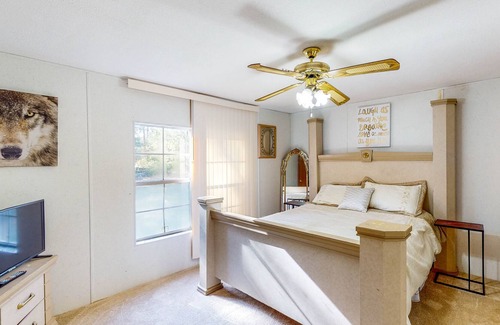 Oakhurst House | One-Acre Retreat near National Forest with Private Pool - Dog-Friendly