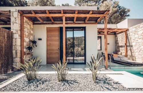 Perissa Apartment | One and Only Beachfront Rooms