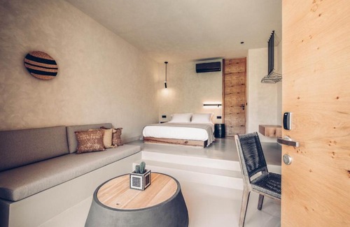 Perissa Apartment | One and Only Beachfront Rooms