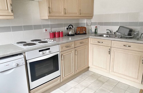 Aberdeen West End Apartment | One Bed central apt with parking
