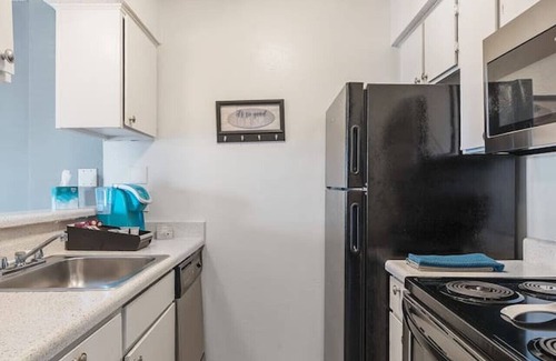 Park Central Apartment | ONE BED ONE BATH AFFORDABLE APT WITH BALCONY!