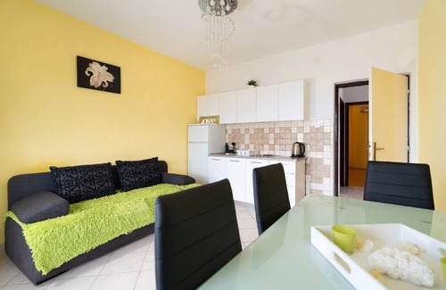 Gornji Karin Apartment | One bedroom apartment with terrace