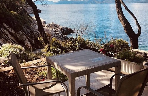 Kozarica Apartment | One bedroom apartment near beach Kozarica, Mljet (A-4950-d)