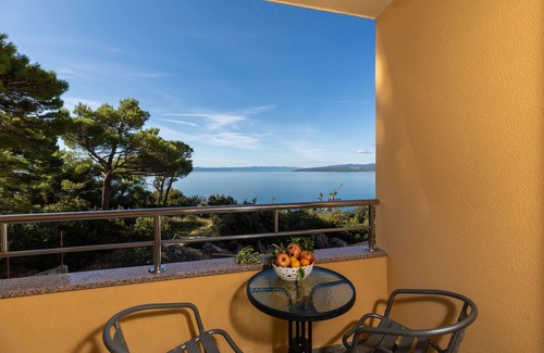 Krvavica Apartment | One bedroom apartment with balcony and sea view Krvavica, Makarska (A-23540-a)