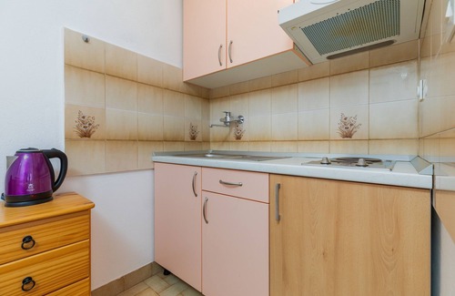 Bratus Apartment | One bedroom apartment near beach Bratuš, Makarska (A-22135-b)