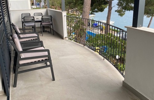 Cove Murtar Apartment | One bedroom apartment with terrace and sea view Mali Lošinj, Lošinj (A-3444-a)