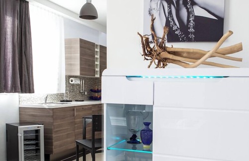 Gare Apartment | One-Bedroom Apartment with Terrace