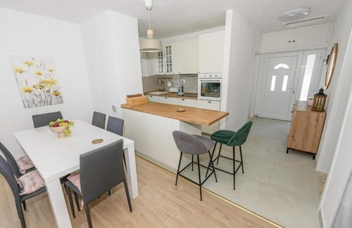 Bobovisca House | One Bedroom Apartment with Sea View