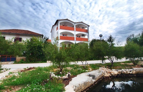 Jadrtovac Apartment | One bedroom Apartment Bajan A1 near the beach