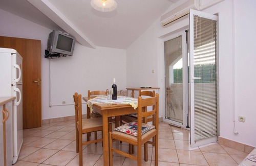 Jadrtovac Apartment | One bedroom Apartment Bajan A3 near the sea