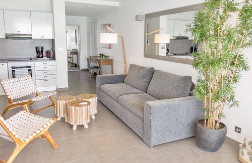 Grand Case Apartment | One-Bedroom Apartment second floor up to 2 guests BMR
