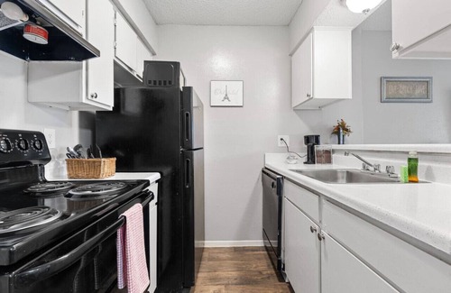 Park Central Apartment | One Bedroom Apartment- Access to all DFW!