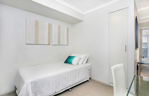 St. Leonards Apartment | One Bedroom Apartment Atchison Street II(LN603)