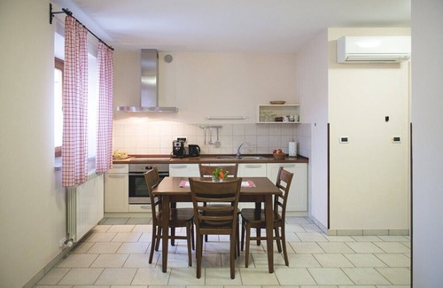 Lokev Apartment | One bedroom apartment for 4 at guesthouse Muha