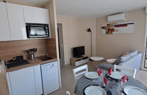Yves Farge - Le Fleuve Apartment | One-Bedroom Apartment, good standard, with balcony and parking