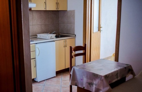 Drasnice Apartment | One bedroom apartment near beach Drašnice, Makarska (A-20243-f)
